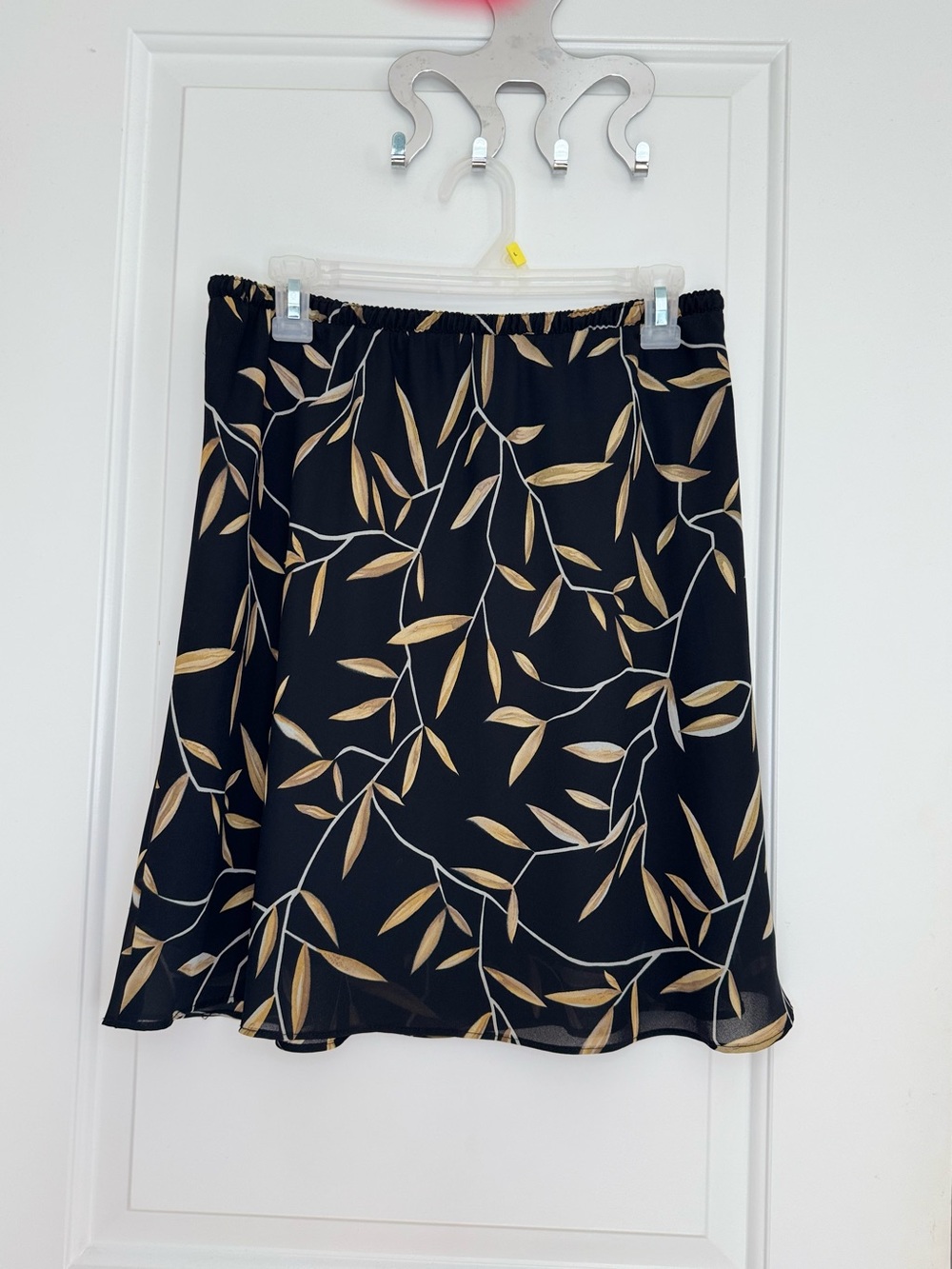 Vintage Studio Women's Mid Length Skirt Size Large Floaty Fabric